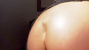 I, Ki-sim, am fuckin' my ass with a dildo and lovin' it!