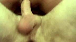 This mature Italian milf gives an amazing blowjob to a young inexperienced guy