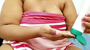 big boobs teen chats on webcam in tempting amateur video