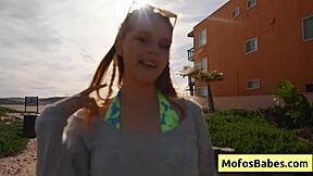 Sahara Skye sucks cock in car