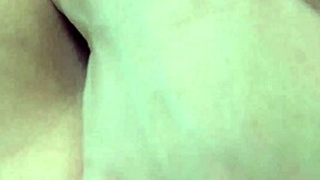 i'm hot brunette julia, masturbatin in the bath with my dildo, feelin so sexy and naughty