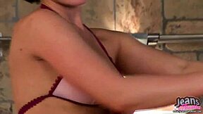 My skinny jeans hug my 18yo curves just right!