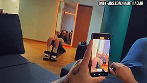 Me descubre grabandola y termino cogiendola