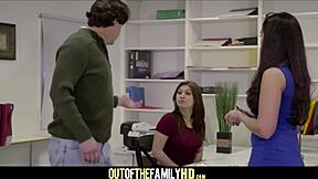 can you believe jojo kiss got caught banging sheena ryder's boyfriend at work?