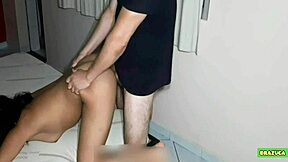 perto da casa, escola com estudantes novinhas vendo videos, convidei uma pra gravar