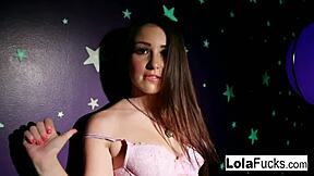 Hey Lola, why not dance and touch yourself for us?