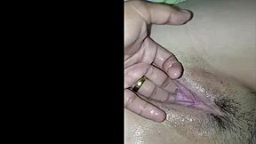 a la hermanastra cachonda le gusta el pene de su hermanastro