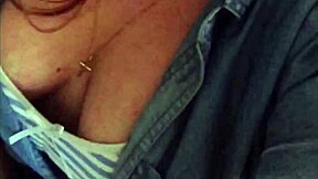 i luv this sexy blonde teen 18+ with big tit, but small tit too