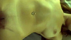 colegiala le encanta follar por el culo.