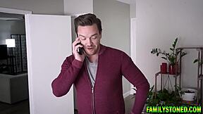 Fiona Frost और Addis Fouche Kyle Mason के लंड को प्लेफुल लिक फेस्ट में शेयर करती हैं