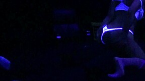 i fuck scarlett johnson under blacklight