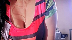 tío te puedo chupar la verga sobrina tetona colombiana jovencita le mama la verga a su propio tío sexo oral casero amateur