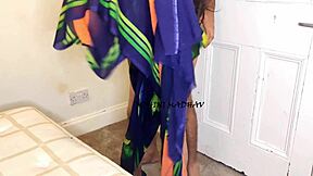 Indian aunty enjoys hardcore sex with police boyfriend in hotel