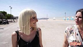 Amelia, veux-tu qu'on défonce ta petite chatte bien fort? Part 1 est là!