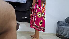 मेरी सौतेली बहन मेरे लंड को इतना कड़ा कर देती है, भाग 1, वाह उसकी खूबसूरत गंद