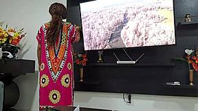 मेरी सौतेली बहन मेरे लंड को इतना कड़ा कर देती है, भाग 1, वाह उसकी खूबसूरत गंद