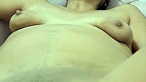 welcoming new neighbor with latina teen blowjob 😏