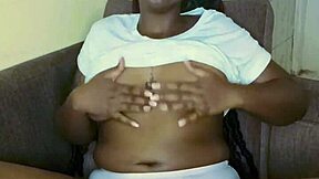 black babe fingering herself, so hot! 🔥