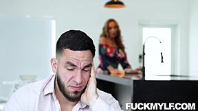 Richelle Ryan fixin’ everything for stepson, ya know?