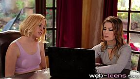 Tiny lesbians masturbating together 😍