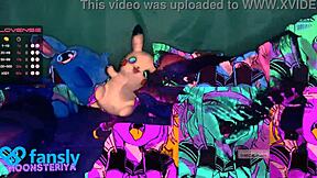 Webcam girl squirts while masturbating with toys