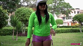 jovencita cielo martínez gets more than gym routines outdoors