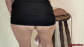 Wife Cheats With Delivery Guy While Husband At Soccer, Gets Cum On Ass