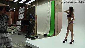 Kortney Kane licks Ash Hollywood's sexy pussy