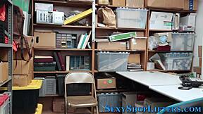 teen amateur gives head to policeman