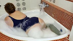 Huge Ass Bbw Cutie In Oil And Foam