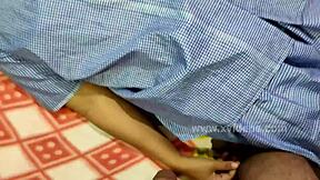 इंडियन डॉक्टर सेक्सी यंग गर्ल को झुकी हुई एनल पाउंडिंग दे रहा है हार्डकोर में