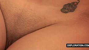 i'm a virgin student makin myself wet n masturbatin in skirt n panties