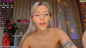 annbarby masturbates in her teen session, exploring her body thoroughly with fingers.