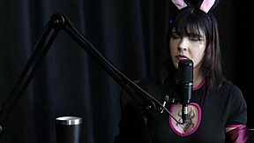 Wow, Yummi Paradise Shines in Sheer Red Cosplay!