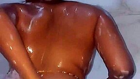 Stepmother Katy Katie's Hot Shower Shows Off Jiggly Booty!