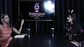 safada moans loud, shows tattoos and tits after trufas talk, then gets licked in bathroom - yummi paradise