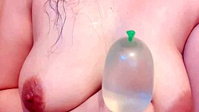 que rica colombiana hijastra se masturba en baño 😍