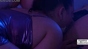 Policial Busts Party After Tip and Catches Two Novinhas in Hardcore Action