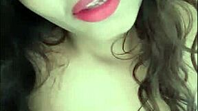 Indian teen Sarika teases fans with homemade porn 😏