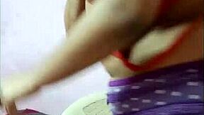 Indian teen Sarika teases fans with homemade porn 😏