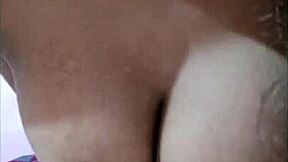 Indian teen Sarika teases fans with homemade porn 😏