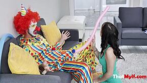 Brunette MILF FUCKS Clown For HALLOWEEN!