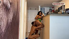 Slutty Ass Latina Offers Herself To The Delivery Guy With Monster Cock