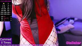 Gia Baker teases with outfit and toys, squirting on webcam!