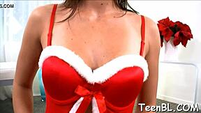 Kinky brunette floozy cums from slim jim riding