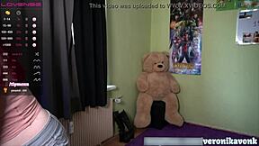 sexy youtuber dances on cam