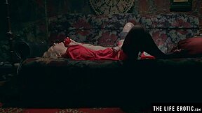 Cute girl frigs to dirty call 😏