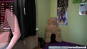 sexy youtuber dances on cam