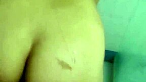 cogiendo with my curvy sister-in-law in her bathroom while bathing