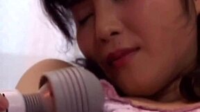 Japanese teen explores vibrator fetish in lingerie